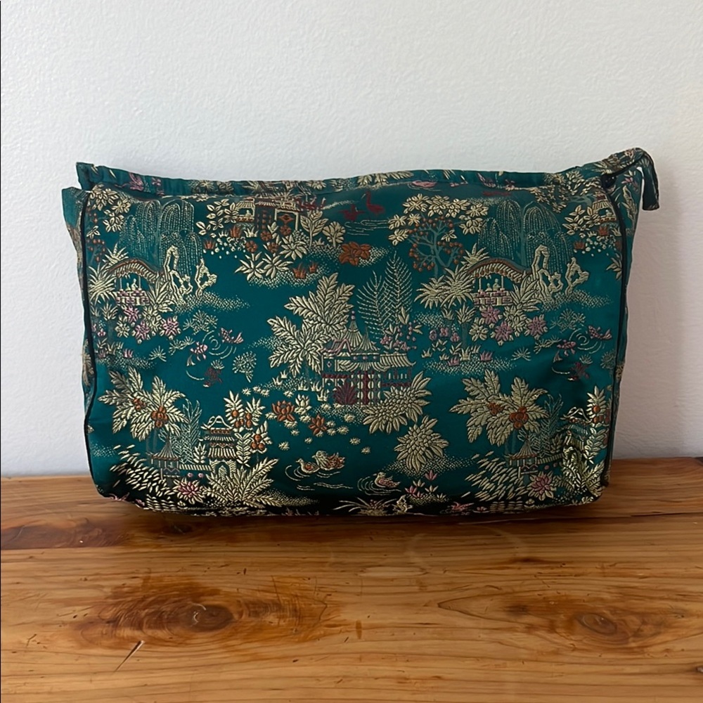Elegant Emerald Green and Gold Vintage Cosmetic Bag